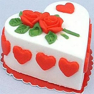 (11) 3.3 pounds Vanilla Heart Cake