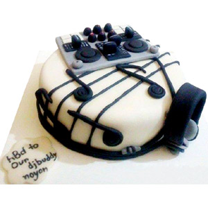 (66) 2 Pounds Music Fondant Round Shape Cake