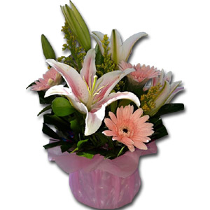 Mixed flower in a basket