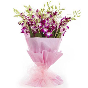 (22) Orchids in bouquet