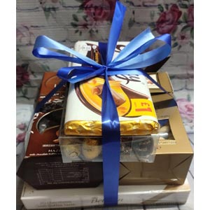  Assorted chcocolate pyramid