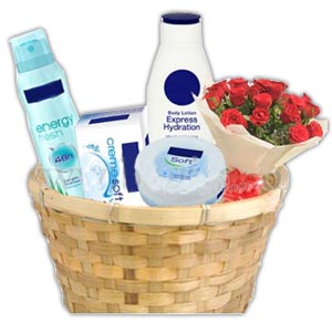 Extraordinary Women's skin care gift basket.
